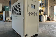 Agregat wody lodowej Industrial chiller WR-10AC o wydajności chłodniczej 30 kW