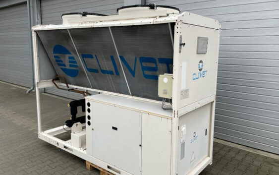 Agregat wody lodowej chiller Clivet WSAT-XSC352 o wydajności chłodniczej 90 kW